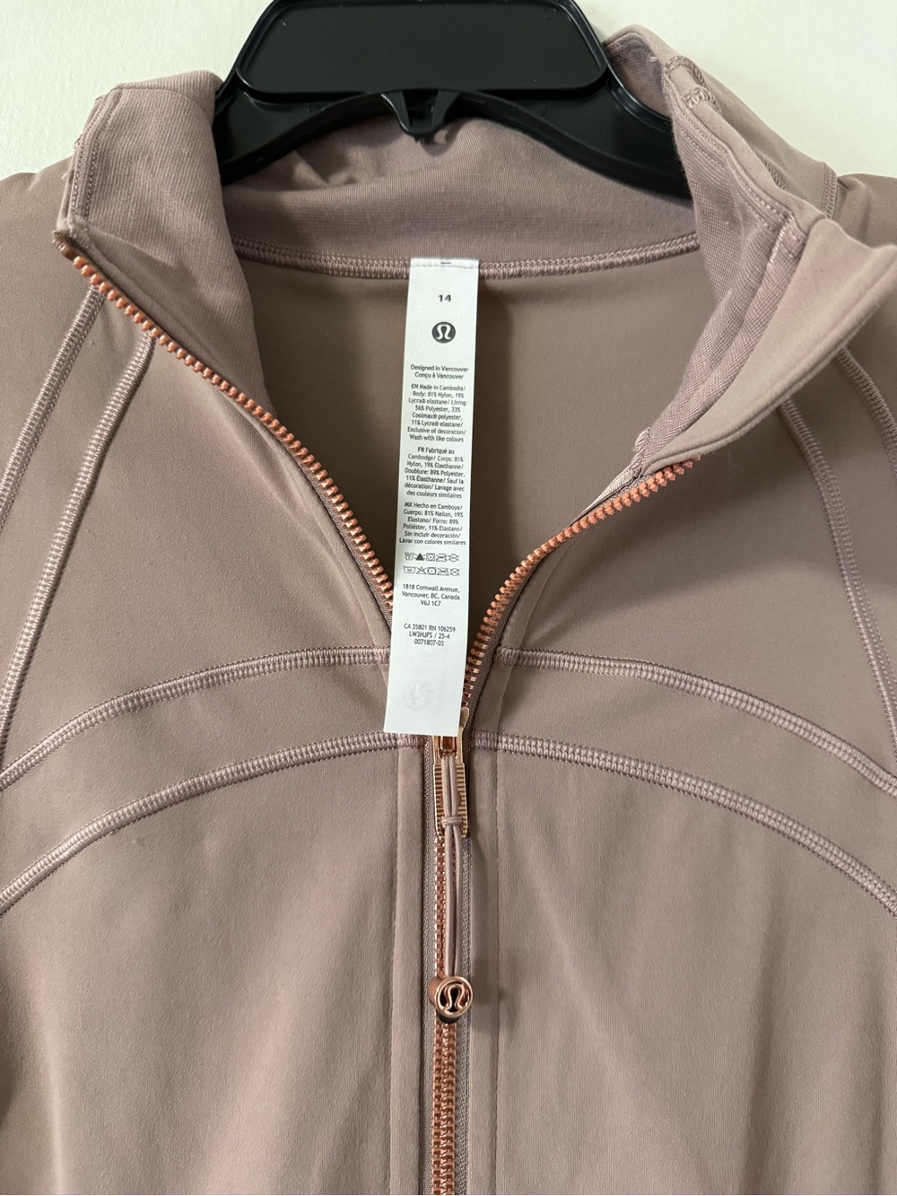 Lululemon Define Nulu Cropped - Picture 2 of 3